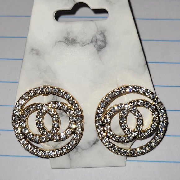 Elegant Silver Butterfly Necklace - Picture 11 of 16